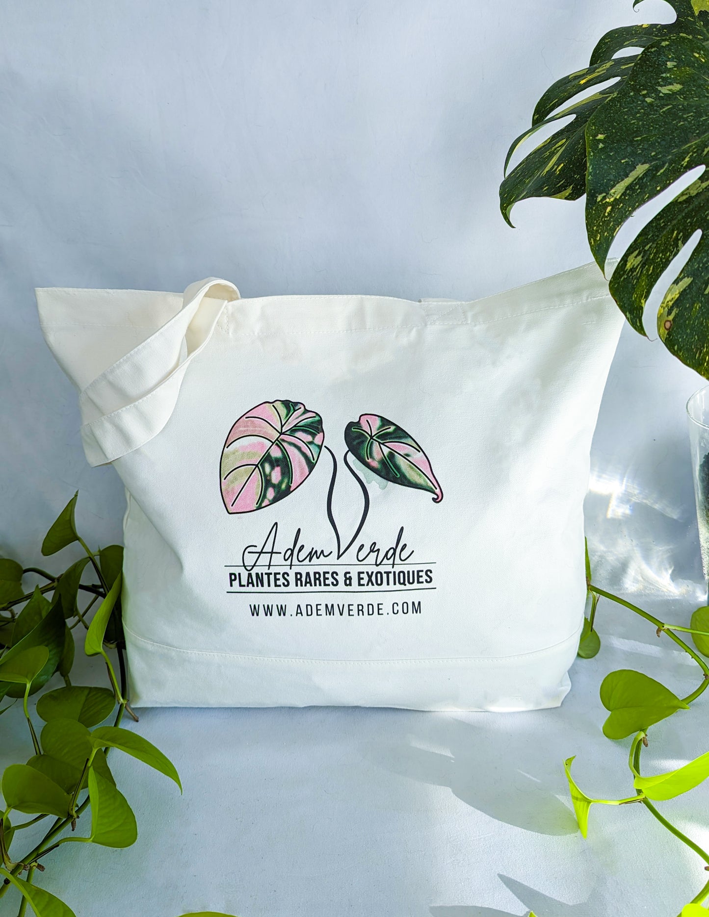 Tote Bags «Wherever life plants you, bloom with grace»